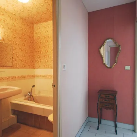 Studio In Raphael *